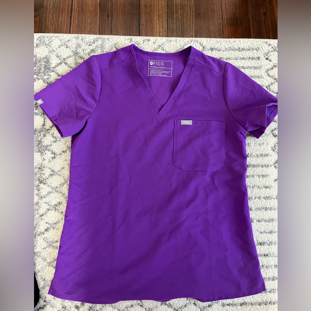 FIGS Catarina One Pocket Scrub Top